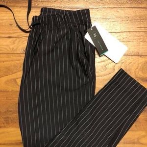 NWT Jet Crop Slim 4 THPN
